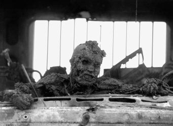 Soldat irakien vitrifié, photo prise en avril 1991 par Kenneth Jarecke